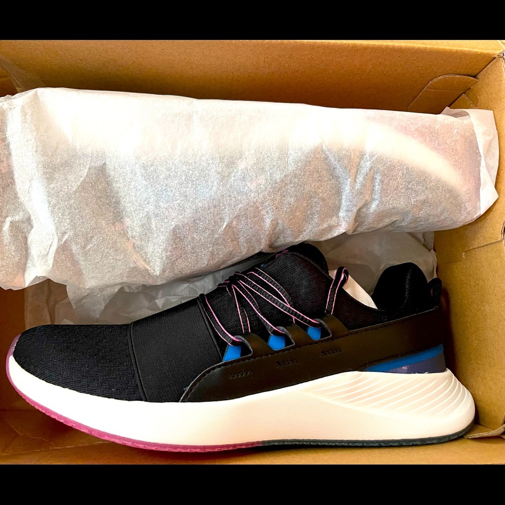 BRAND NEW Under Armour W Charged Breathe CLR SFT